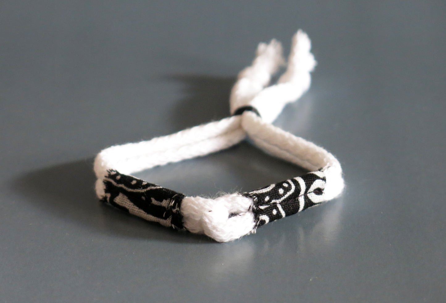 BANDANA MI - Adjustable cotton bracelet with bandana stripe