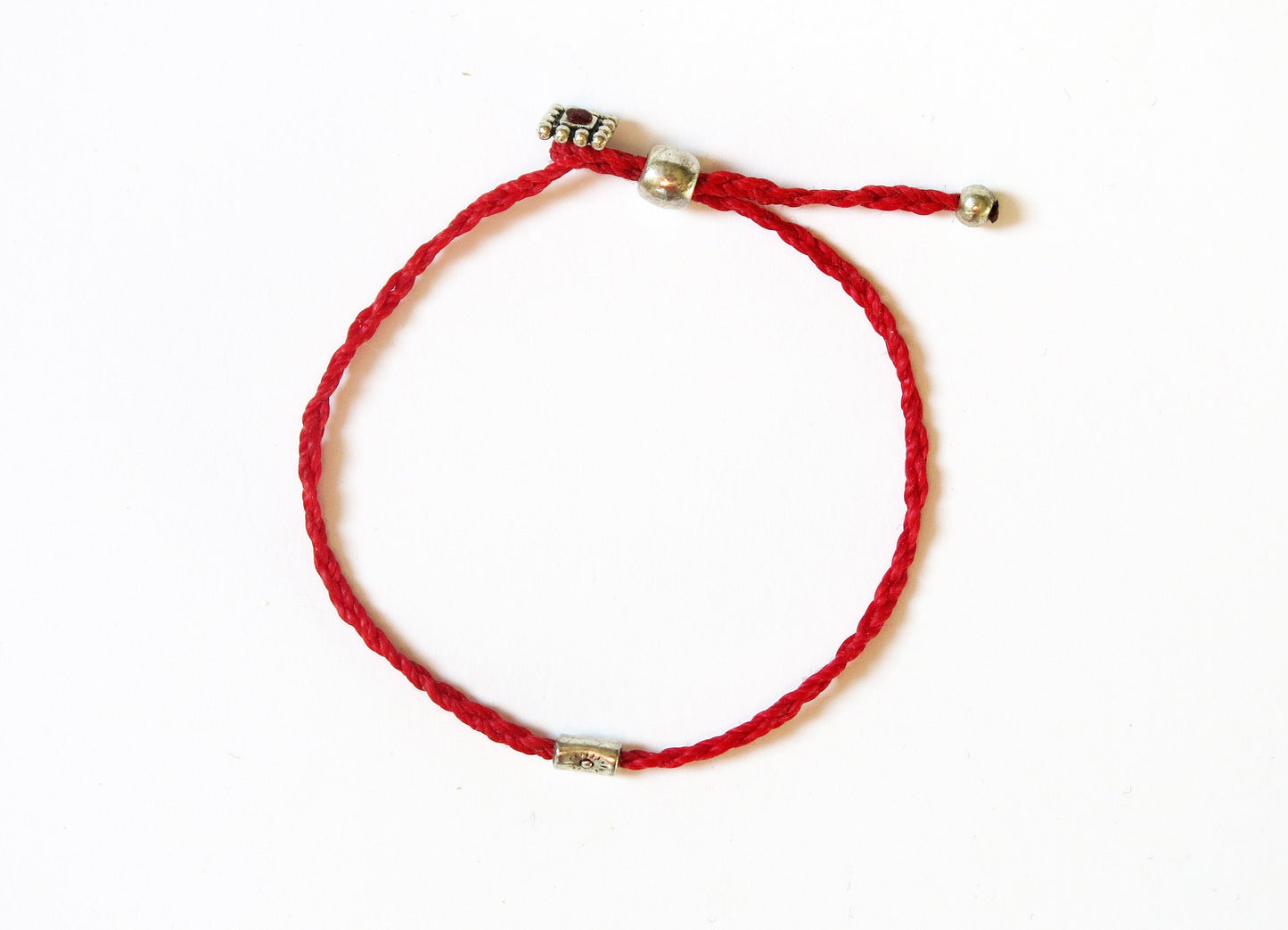CATHY - Minimalist, Unisex, Red String Bracelet.