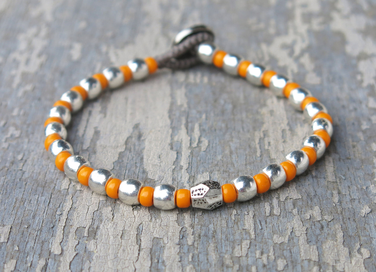 SARDEGNA - Knotted Bracelet with ceramic and silver-plated beads