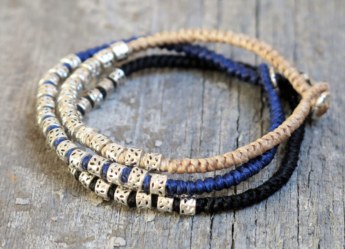 JUANMI - Handmade Knotted Bracelet with metallic Beads