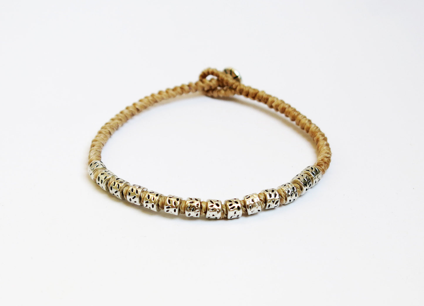 JUANMI - Handmade Knotted Bracelet with metallic Beads