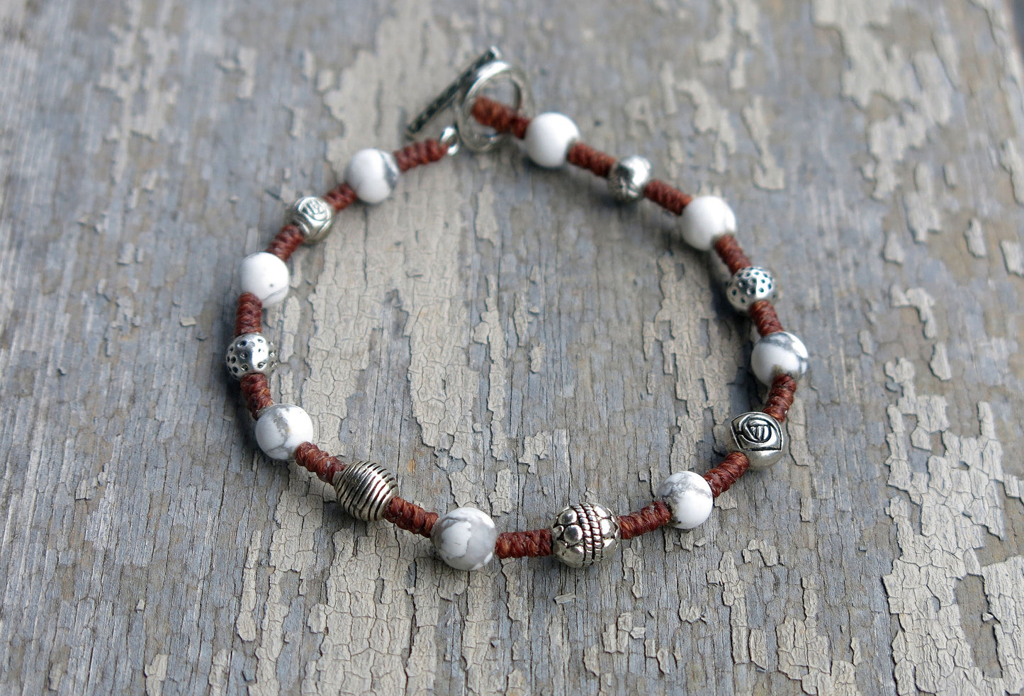 VINCENT - Bohemian style knotted bracelet with beads