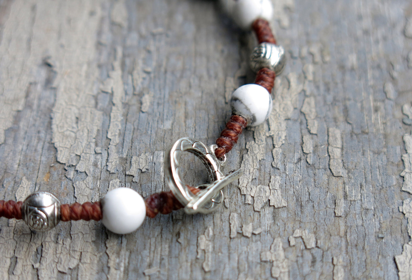 VINCENT - Bohemian style knotted bracelet with beads