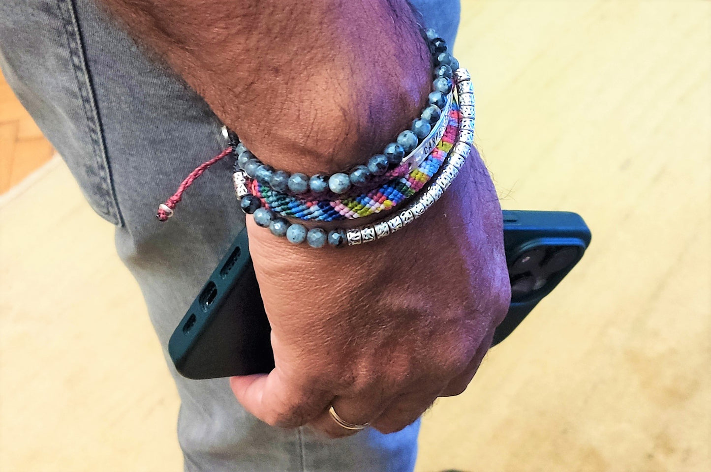 CHEVI - Handmade Waxed cord Bracelet in Surf style.