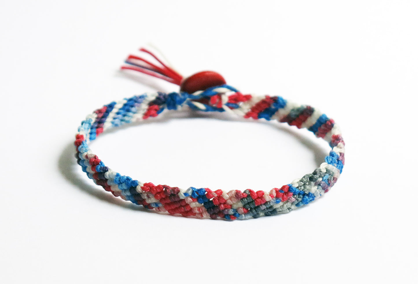 CHEVI - Handmade Waxed cord Bracelet in Surf style.