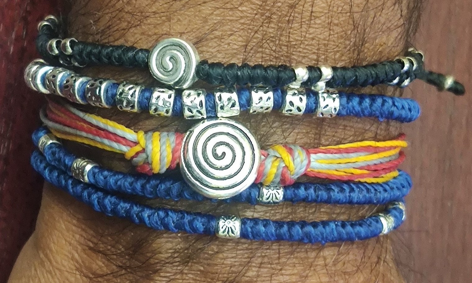 JUANMI - Handmade Knotted Bracelet with metallic Beads