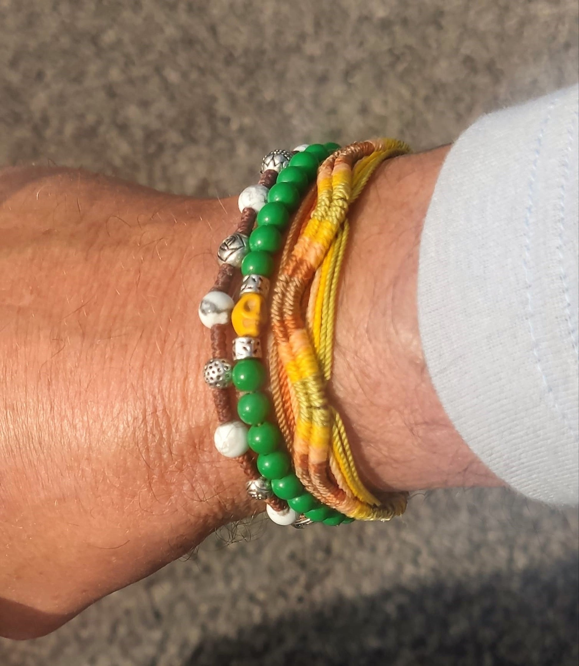 VINCENT - Bohemian style knotted bracelet with beads